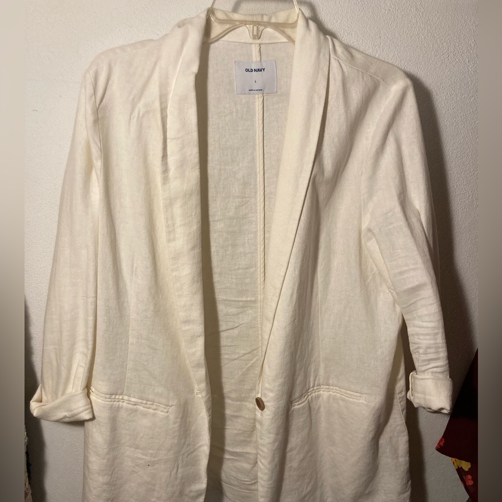 Old navy linen blazer in cream.